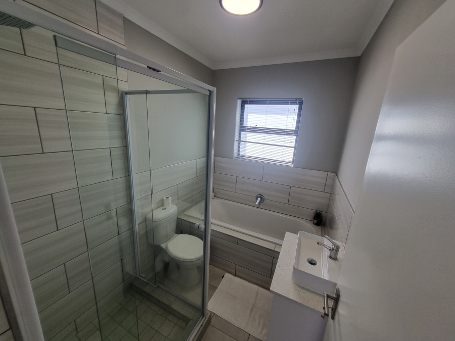 To Let 3 Bedroom Property for Rent in Hoogland Western Cape